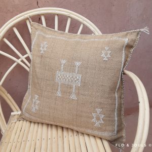 marque flo&jouls coussin housse de coussin sabra en soie vegetale de cactus vegetal du maroc tissee a la main par nos artisans