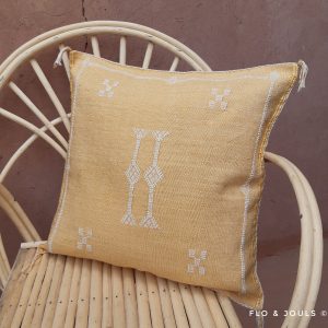 marque flo&jouls coussin housse de coussin sabra en soie vegetale de cactus vegetal du maroc tissee a la main par nos artisans