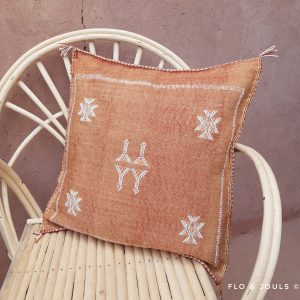 marque flo&jouls coussin housse de coussin sabra en soie vegetale de cactus vegetal du maroc tissee a la main par nos artisans